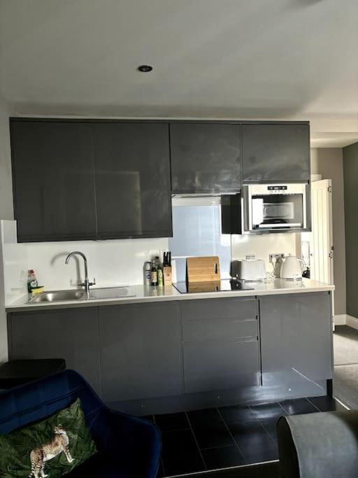 The One-Bedroom Central Brighton Retreat Екстер'єр фото